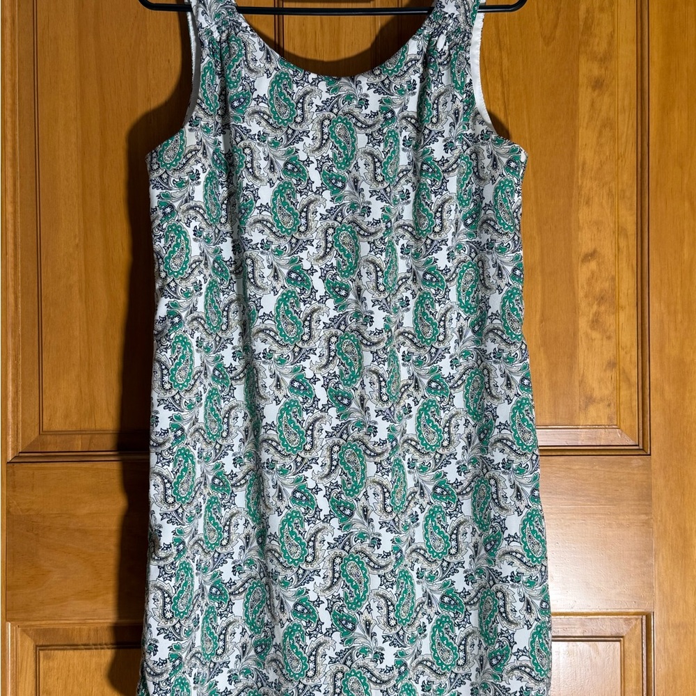 Dalia Sleeveless Paisley Mini Shift Dress in Green, Navy & White